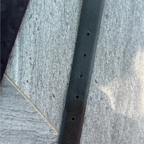 YSL Saint Laurent Burgundy Vintage Leather Belt with Gold Logo - Picture 4 of 12